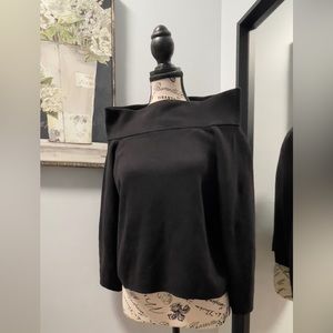 H&M black top perfect for a casual outfit.